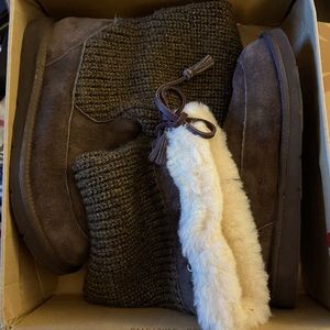 UGG SUBURB CROCHET TALL